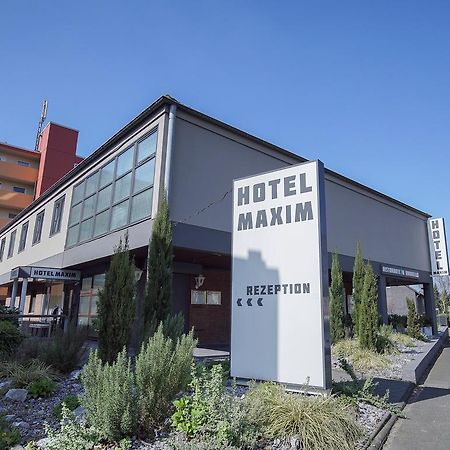 Hotel Maxim Langenfeld  Ngoại thất bức ảnh